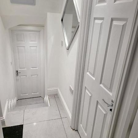 Fancy Basement Flat A Apartment London Luaran gambar